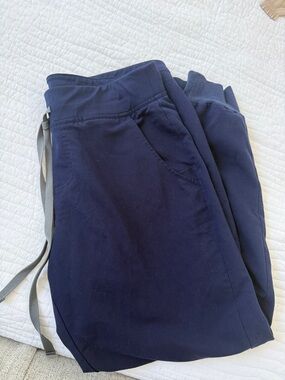 Women's medium petite jogger figs